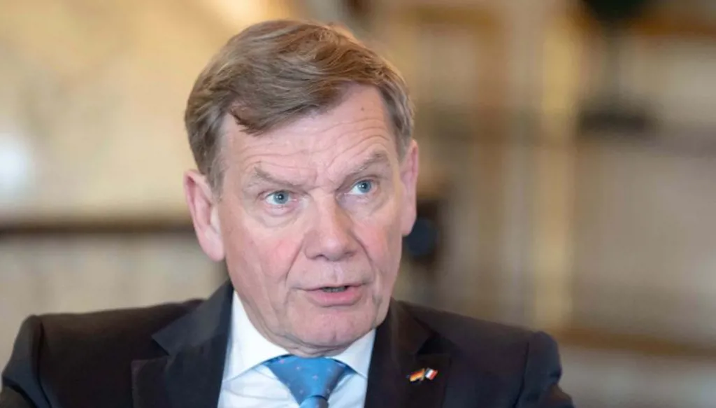 وزير ألماني لإيران: الأوان لم يفت بعد للجلوس إلى طاولة المفاوضات