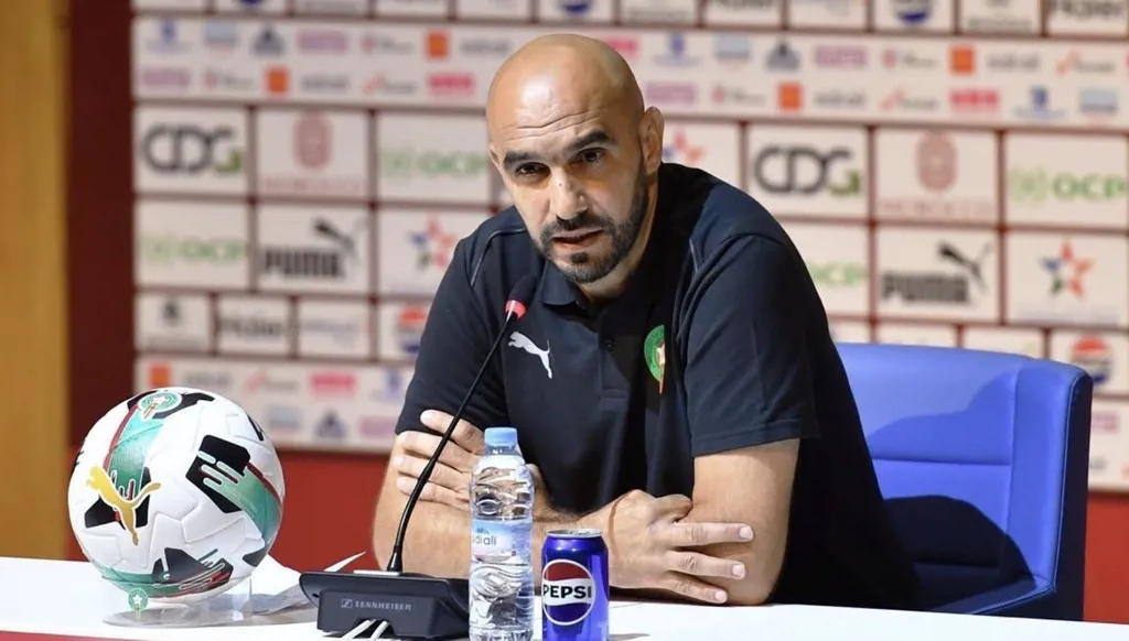 تقارير تكشف استقالة وليد الركراكي من منصبه