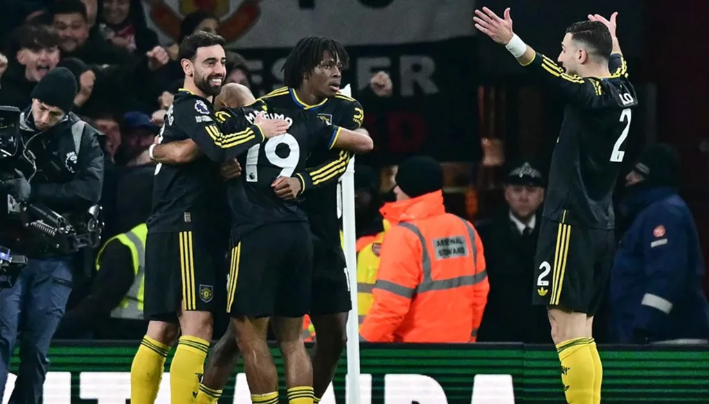 مانشستر يونايتد... صحوة أم فخ المدرب الموقت؟