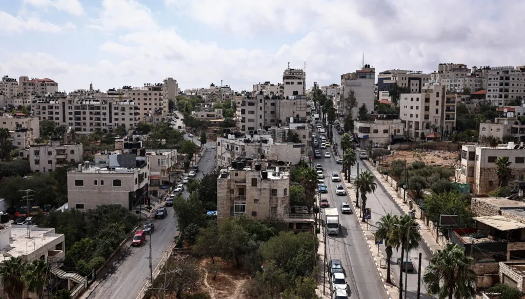 عن تموز... السلطة الفلسطينية تدفع الأحد 50% من رواتب موظّفيها