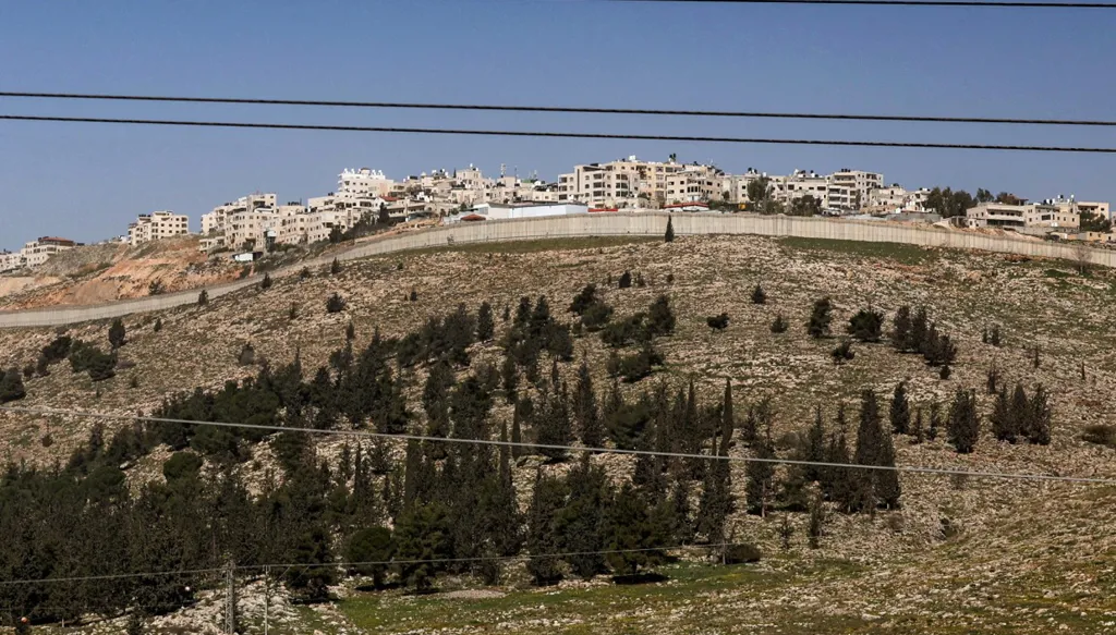 للمرّة الأولى... خدمات أميركية في مستوطنة بالضفة