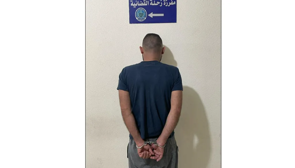 هدّدها وابتزّها بمبلغ مالي لعدم نشر صورها... وهذا ما حصل!