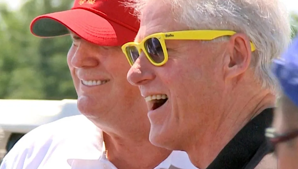 العقد القاتل... هل يكرر ترامب مع إيران خطأ كلينتون مع العراق؟