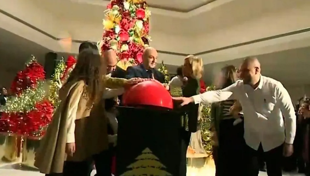 إضاءة شجرة الميلاد في قصر بعبدا