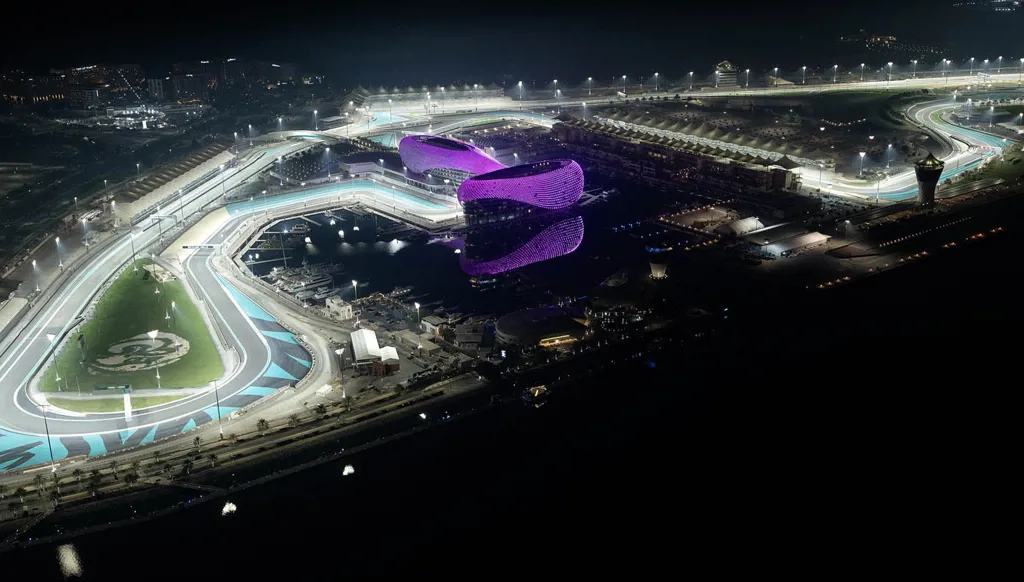 موقعة اللقب في أبوظبي: رؤساء الفرق بين هدوء الأعصاب وتكتيكات اللحظة الأخيرة