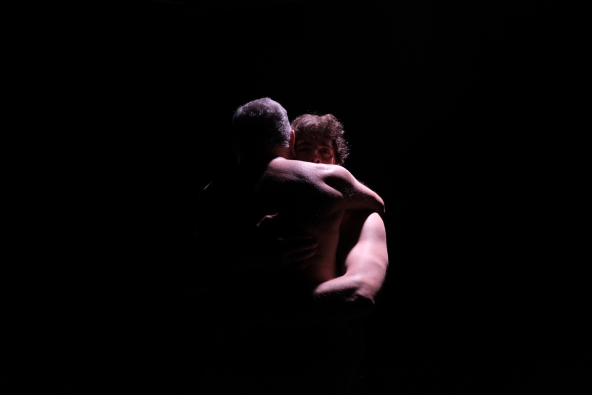 عرض 'نعم يا أبي' للفلسطينيَّين بشار مرقص وخلود باسل. (أفينيون)