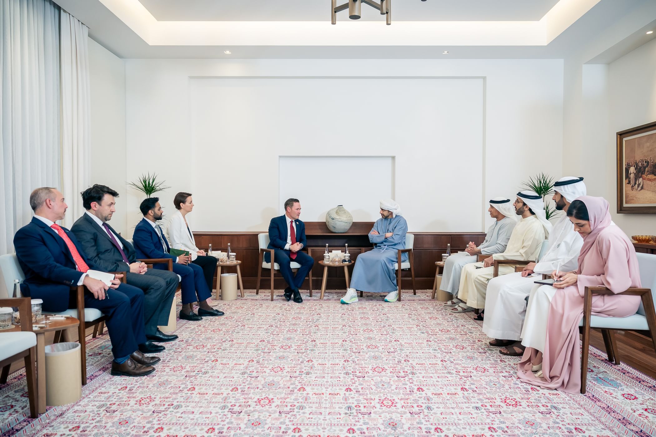 نائب رئيس مجلس الوزراء وزير الخارجية الإماراتي الشيخ عبدالله بن زايد آل نهيان، والسفير مايك والتز، مندوب الولايات المتحدة لدى الأمم المتحدة (وام)
