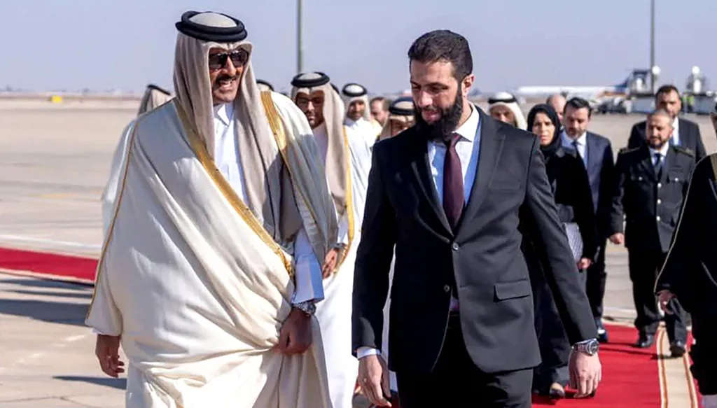 أمير قطر يلتقي أحمد الشرع في دمشق: لتشكيل حكومة جامعة