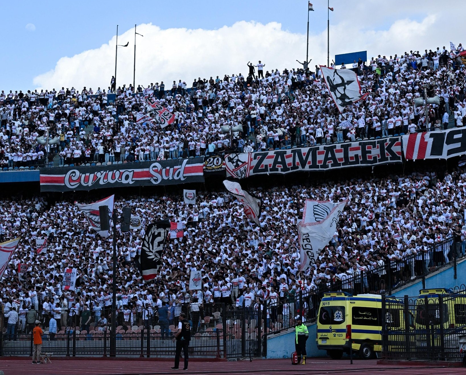 جمهور الزمالك في المدرجات. (وكالات)