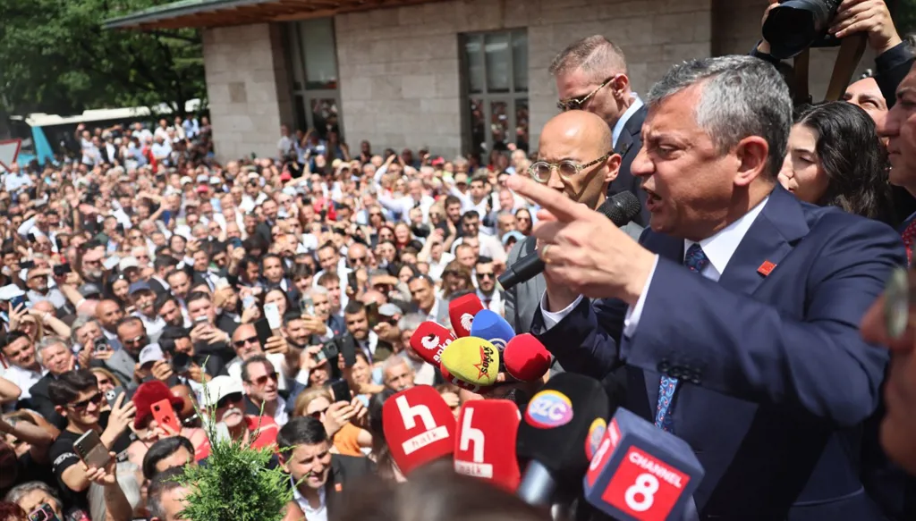 في تركيا... زعيمان واجتماعان لحزب المعارضة