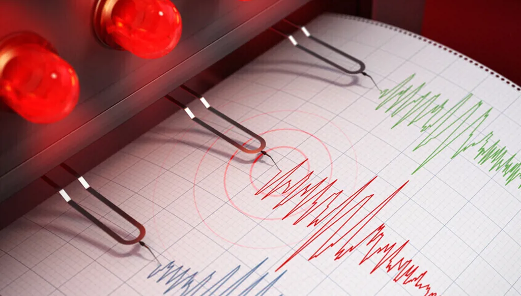 بقوة 6.7 درجات... زلزال يضرب وسط إندونيسيا (فيديو)