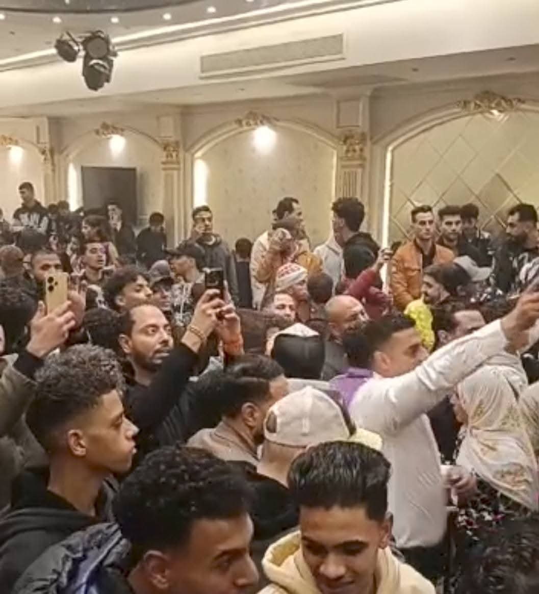 التزاحم في الزفاف (سوشيال ميديا)