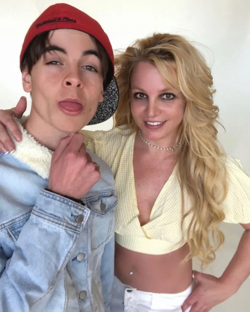 بريتني سبيرز وابنها شون (سوشيال ميديا)