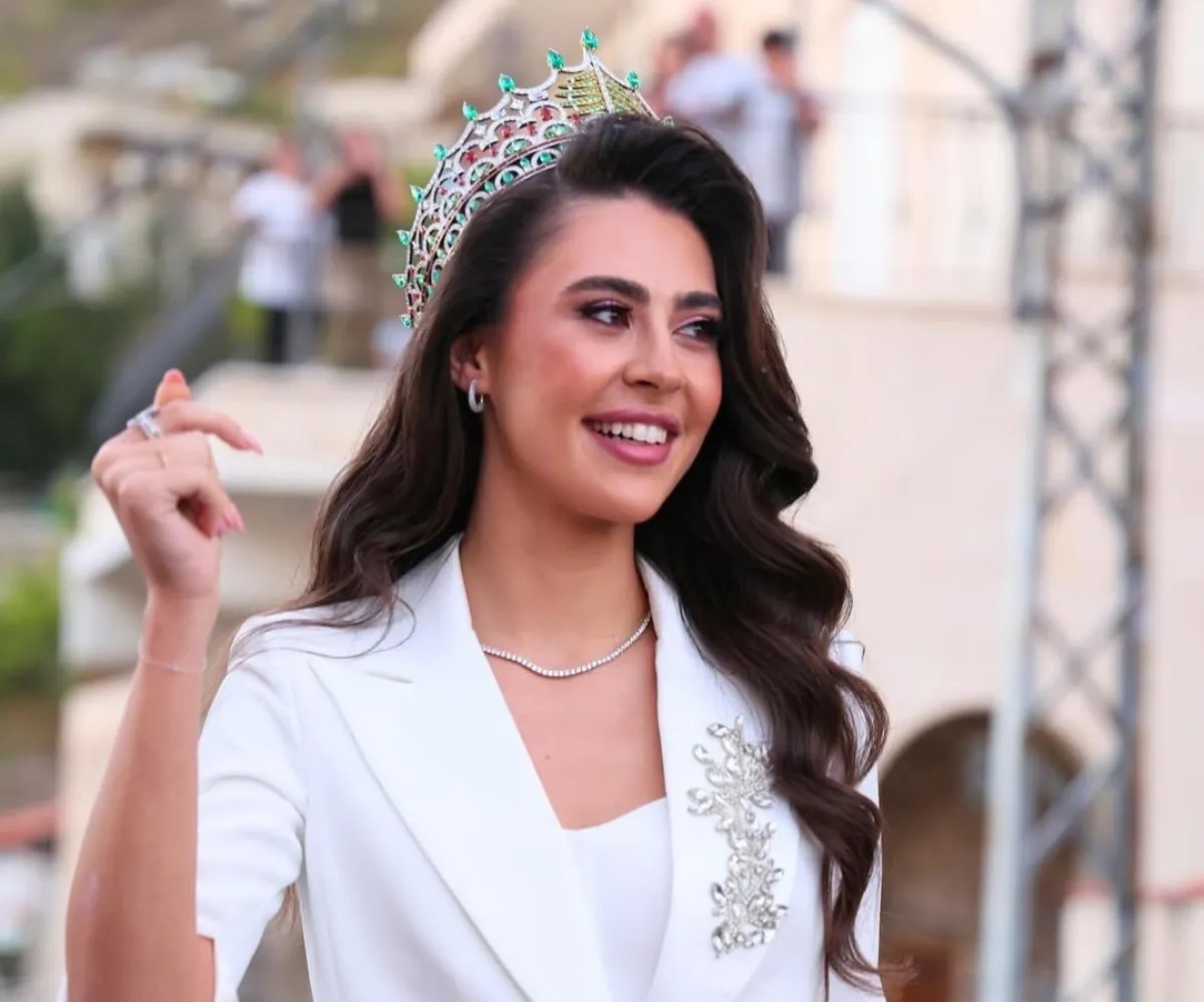 بيرلا حرب ملكة جمال لبنان (سوشيال ميديا)