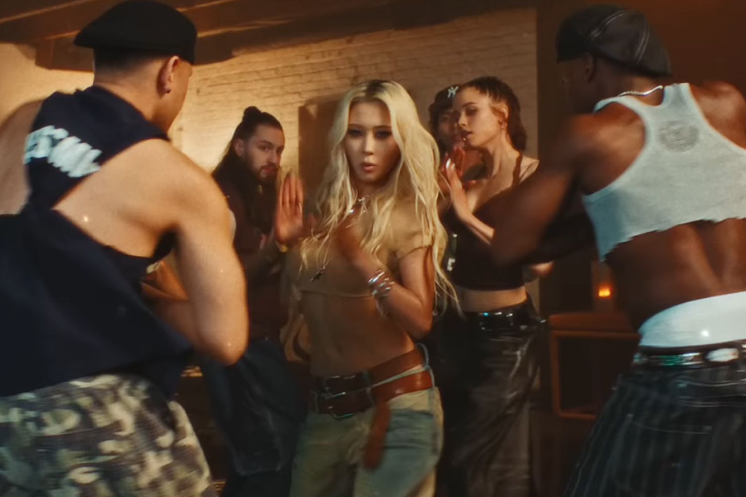 شيلوه في الكليب (يوتيوب)