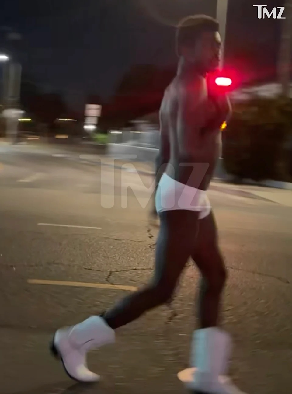 ليل ناس إكس في لقطة من الفيديو (TMZ)