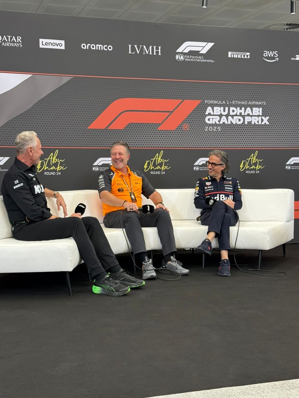 المؤتمر الخاص برؤساء الفرق المتنافسة على لقب السائقين. (وكالات)