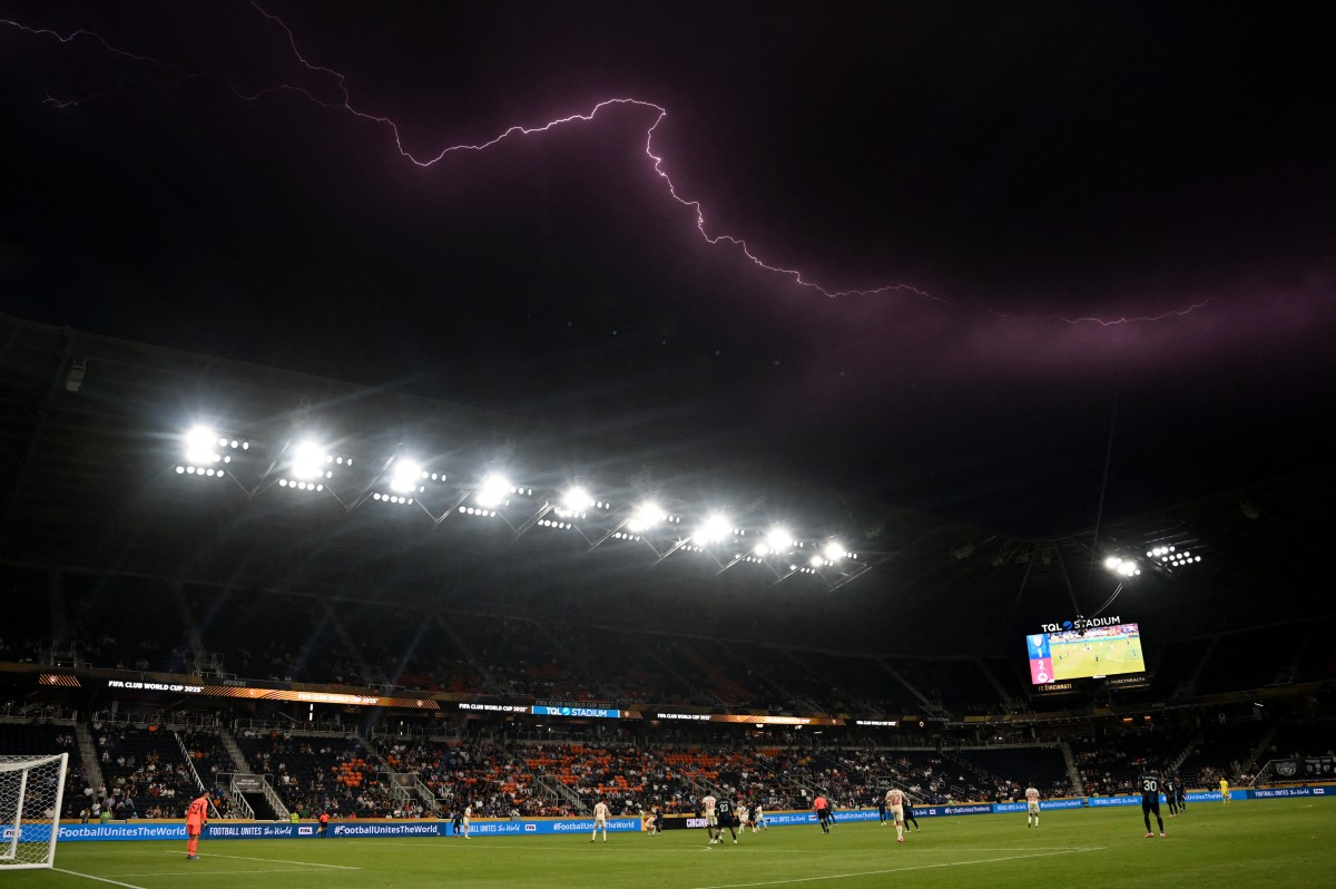 من المباراة. (أ ف ب) 