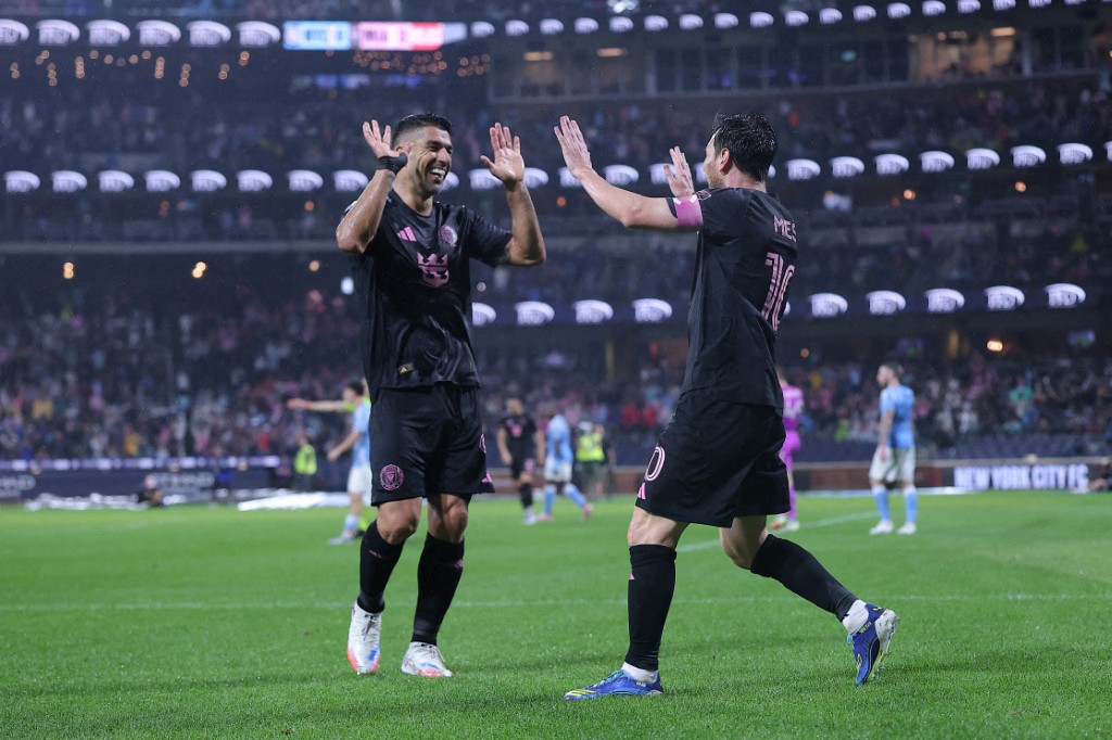 ميسي وسواريز. (أ ف ب) 