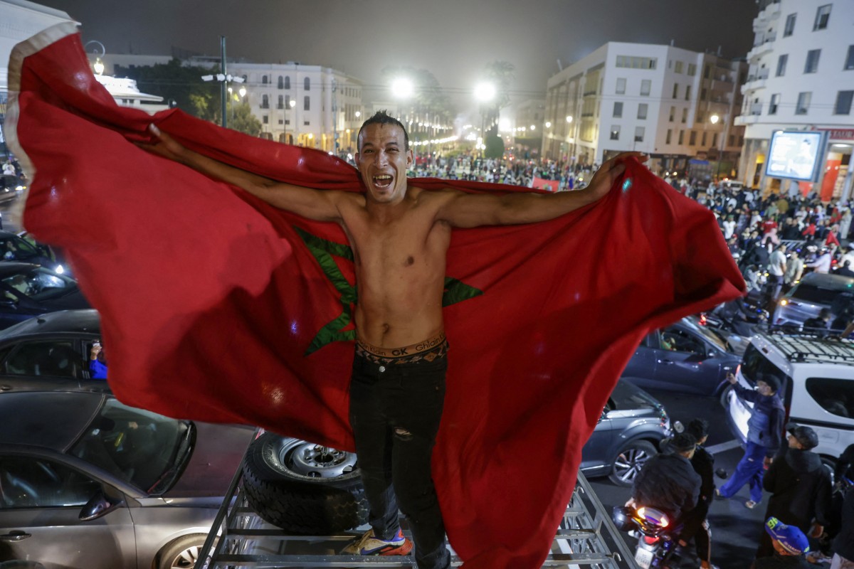 من الاحتفالات في شوارع المغرب. (أ ف ب)