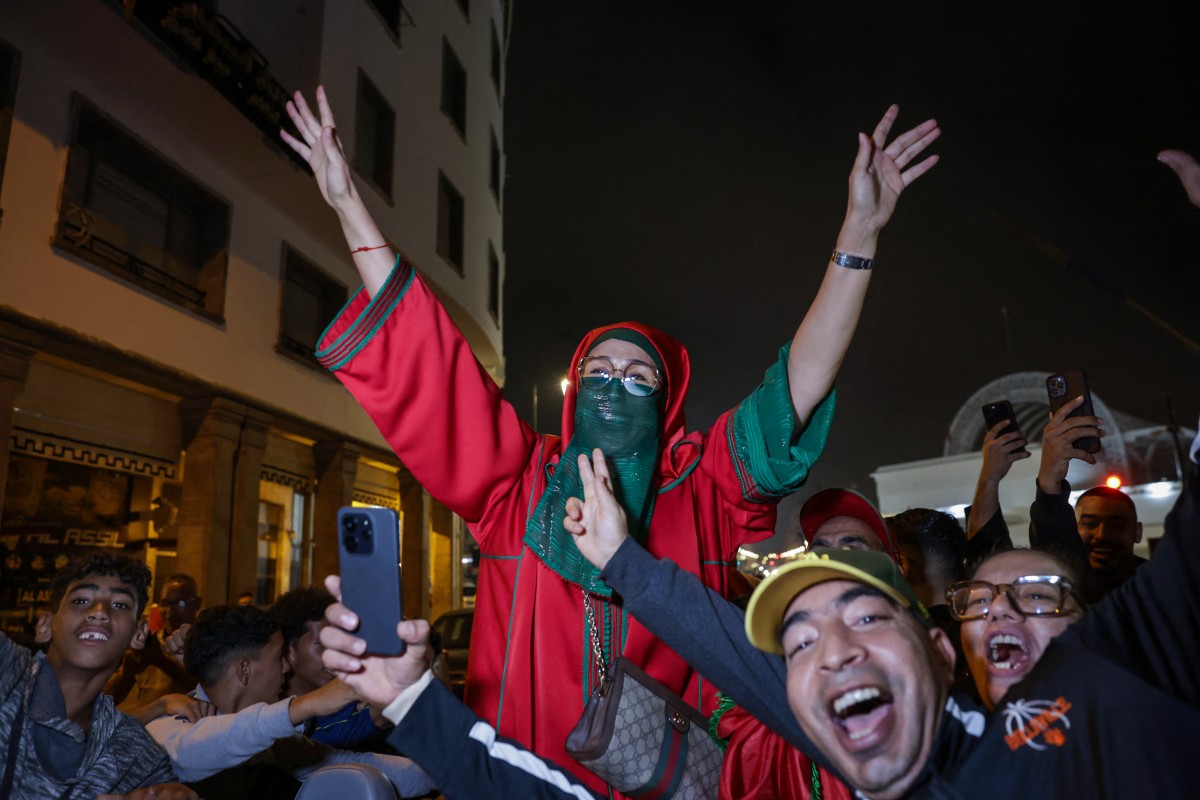 من الاحتفالات في شوارع المغرب. (أ ف ب)