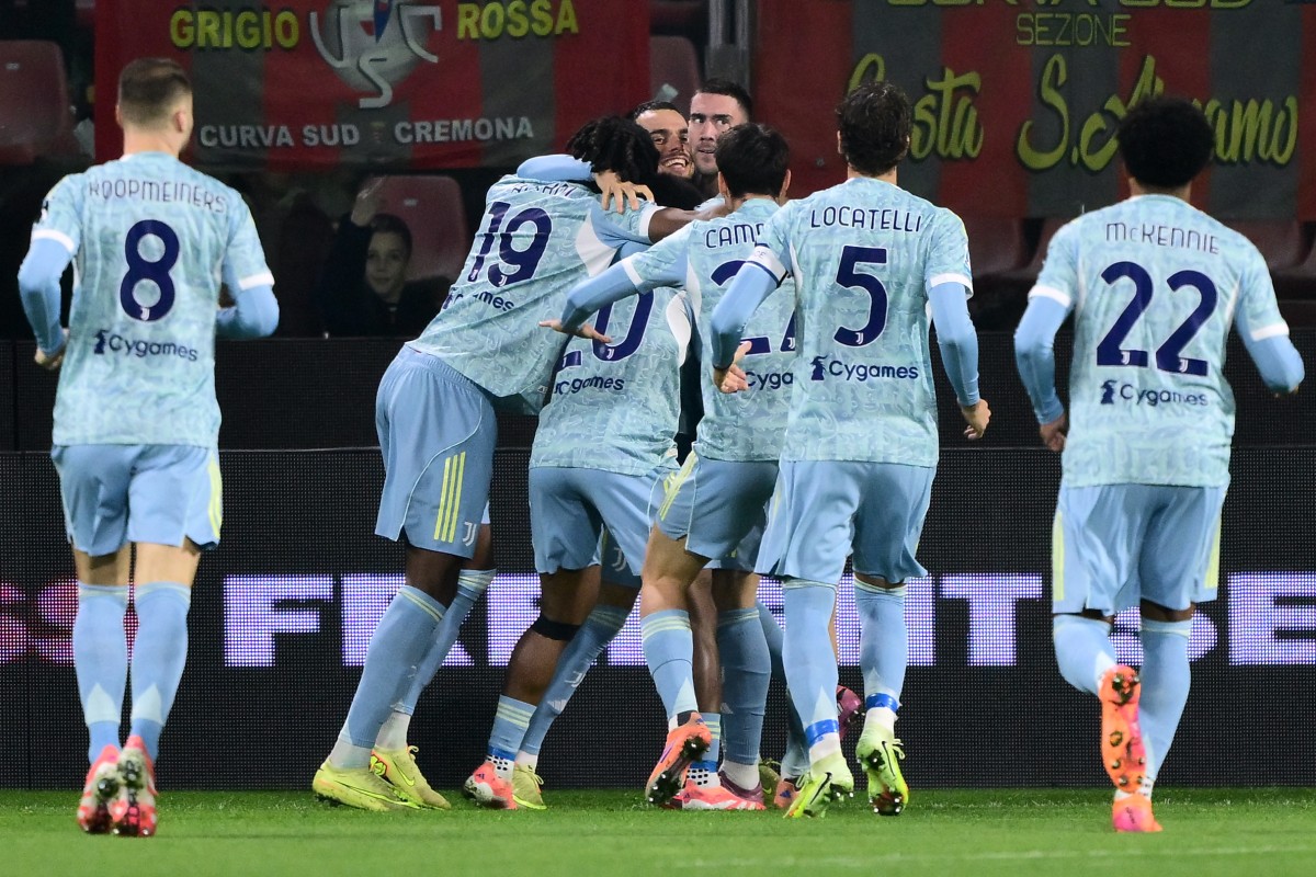 لاعبو جوفنتوس خلال احتفالهم بالهدف الأول. (أ ف ب) 