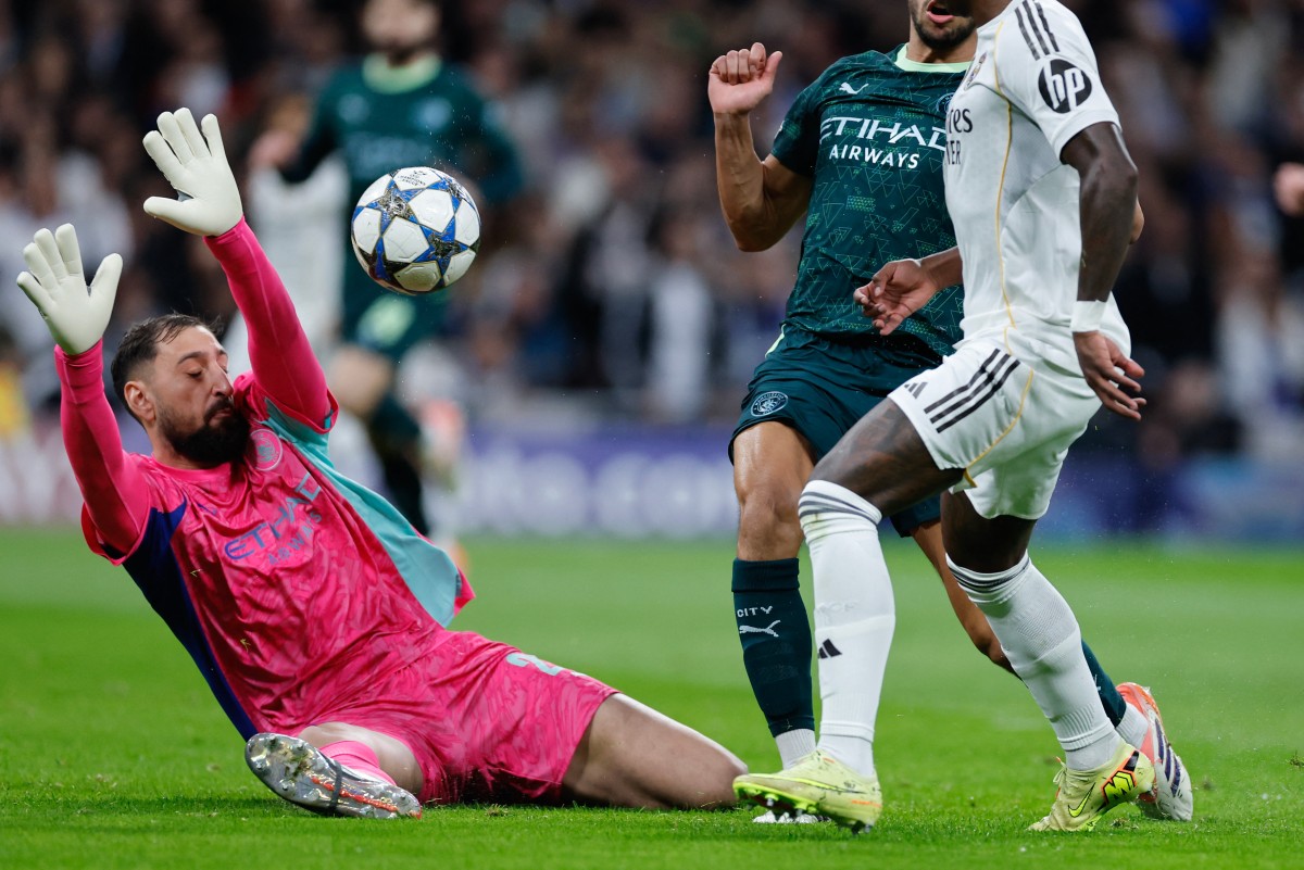 الحارس الإيطالي جيانلويجي دوناروما. (أ ف ب)