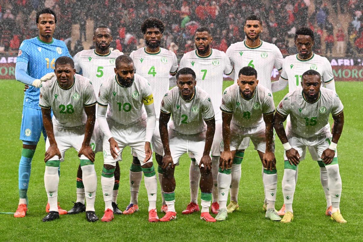 لاعبو جزر القمر. (أ ف ب) 