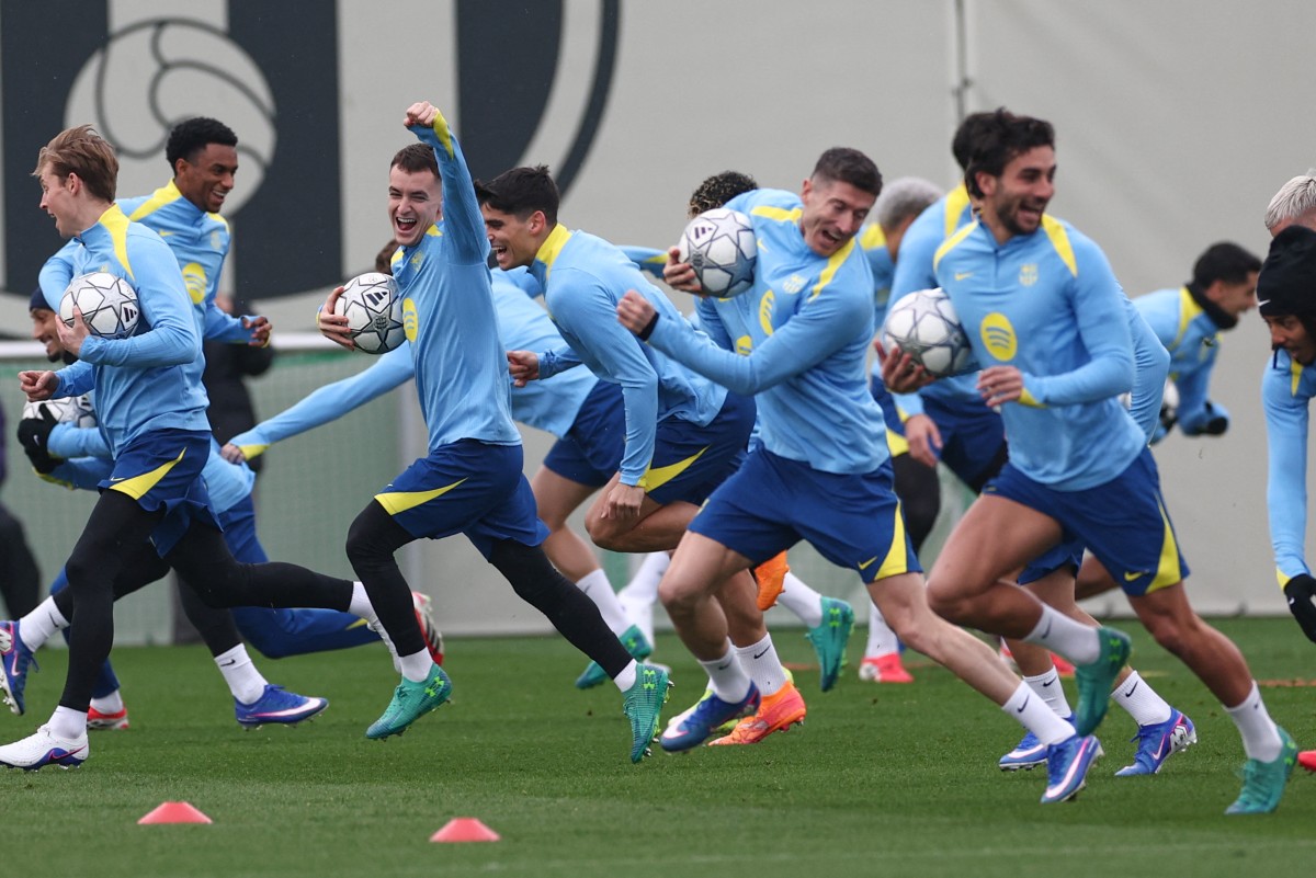 لاعبو برشلونة. (أ ف ب) 