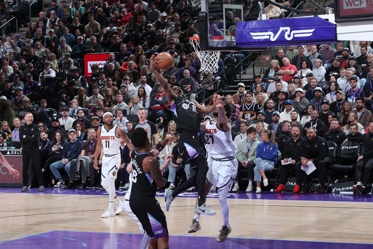 من مباراة يوتا جاز وناغتس. (أ ف ب)