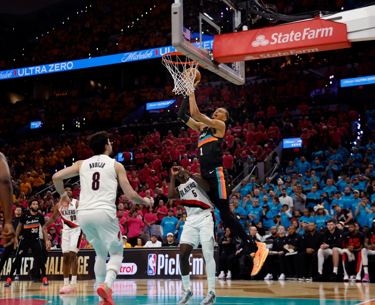 العملاق الفرنسي فيكتور ويمبانياما. (أ ف ب)