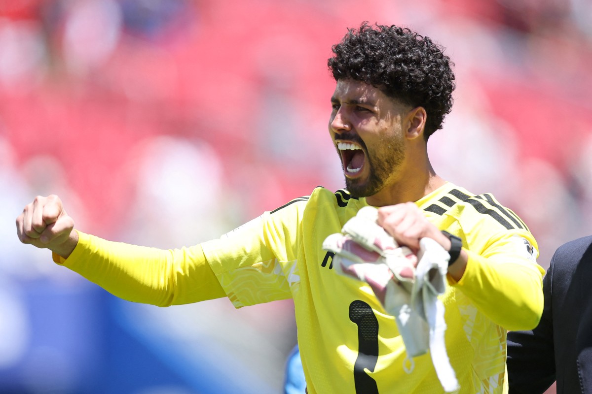 حارس مرمى المنتخب القطري محمود أبوندى. (أ ف ب)