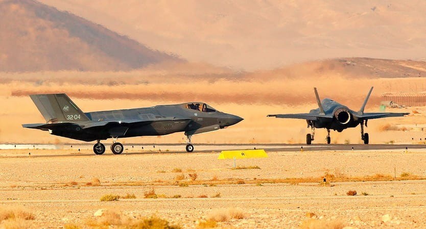 مقاتلتان أميركيتان من طراز أف - 35. (أ ف ب)