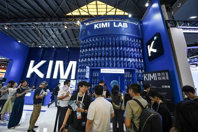 أسلحة بيولوجيّة واغتيالات... Kimi في اختبار قاسٍ لأمان الذّكاء الاصطناعي
