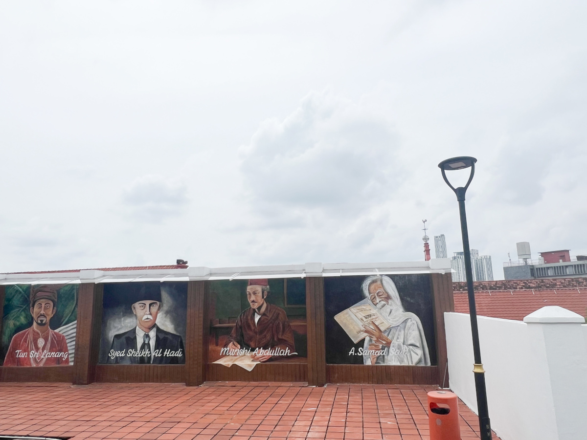 جداريات في ملقا تُخلّد وجوه رموز الفكر والأدب الماليزي شاهدة على تاريخ طويل من التعددية الثقافية والإرث المعرفي للمدينة (النهار) 