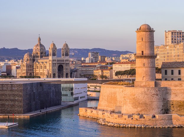 مارسيليا (https://www.kimkim.com/)