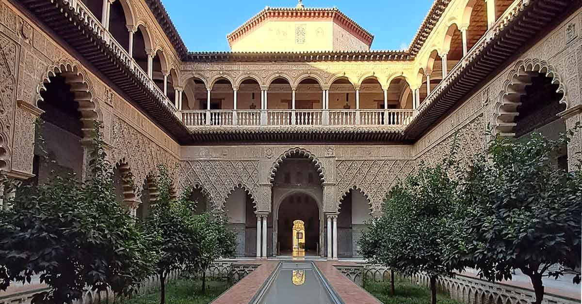    اشبيلية (المصدر https://thesevilleguide.com/)