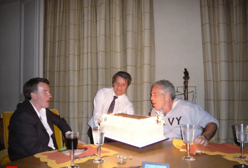 الصورة من وكالة اسوشيتد برس