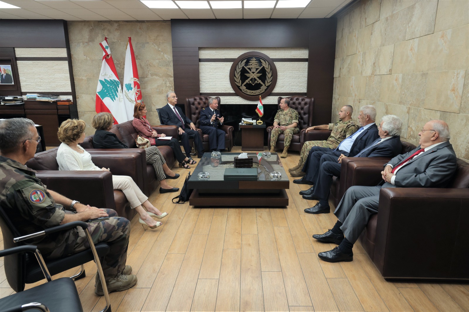  قائد الجيش يستقبل كولديفي 