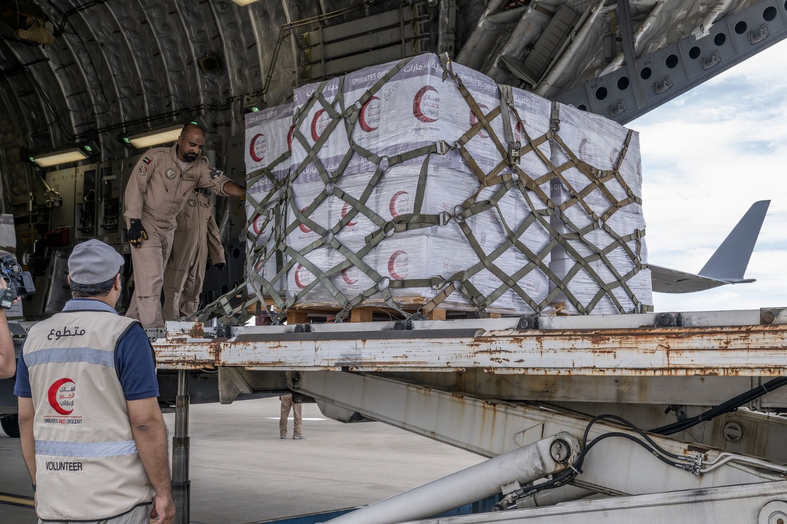 المساعدات الاماراتية. (وام)