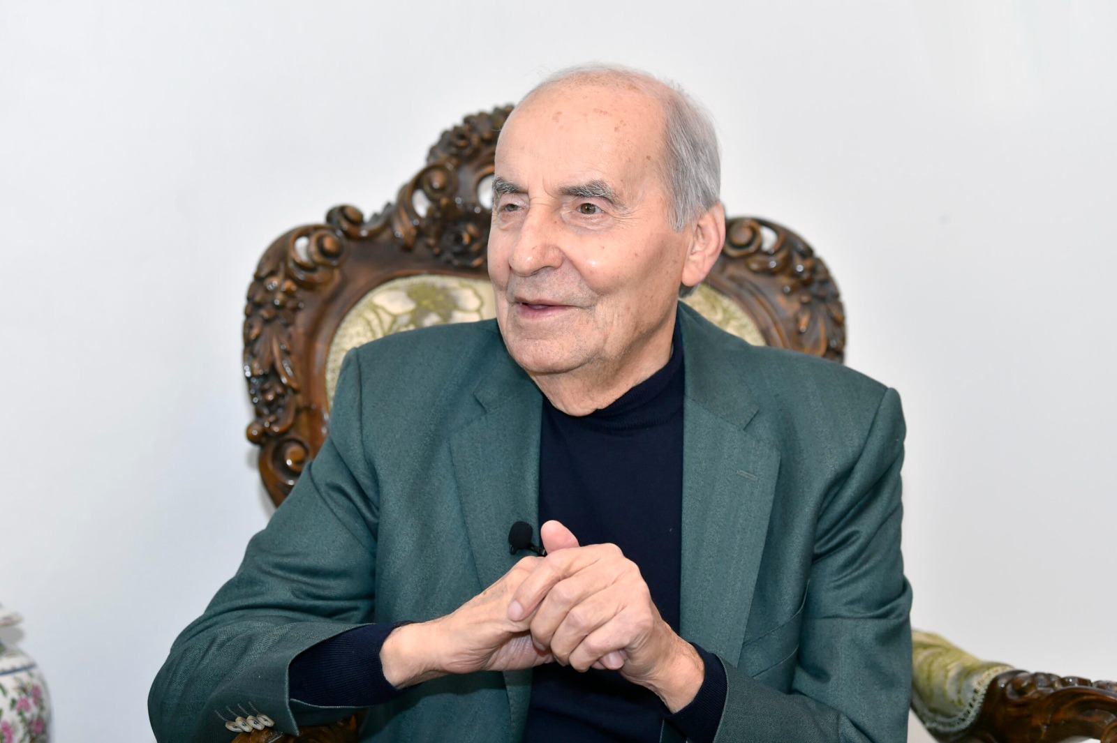 الشاعر الكبير طليع حمدان. (أرشيفية)