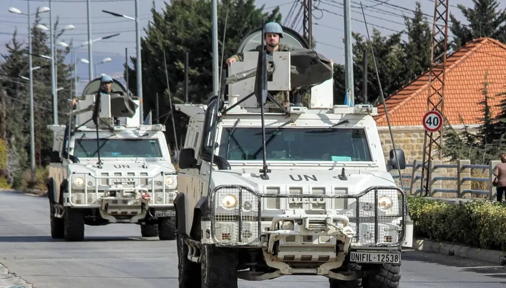 دورية لليونيفيل في قرية كفركلا جنوبي لبنان (أ.ف.ب)