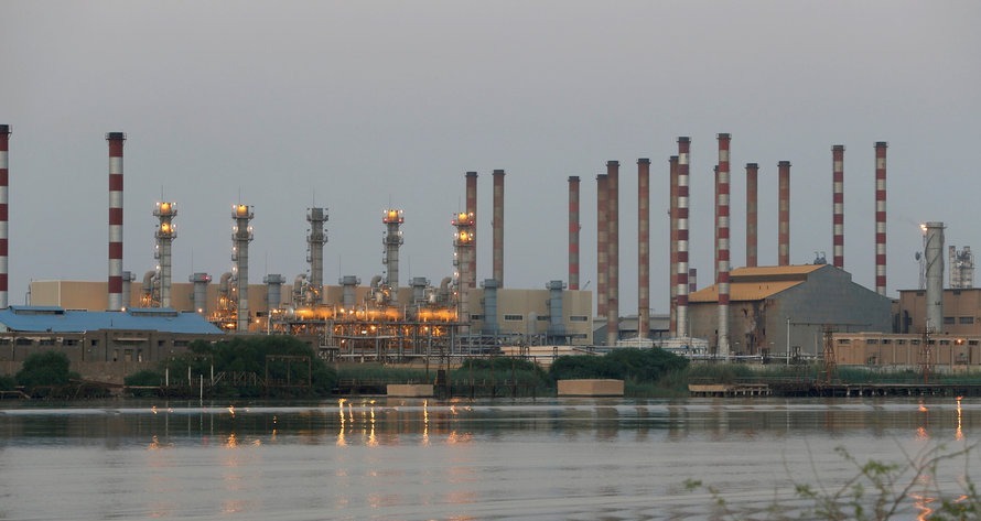 محطة نفط ايرانية. (وكالات)