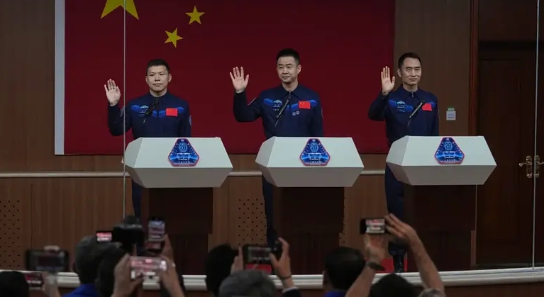 طاقم شنتشو-20