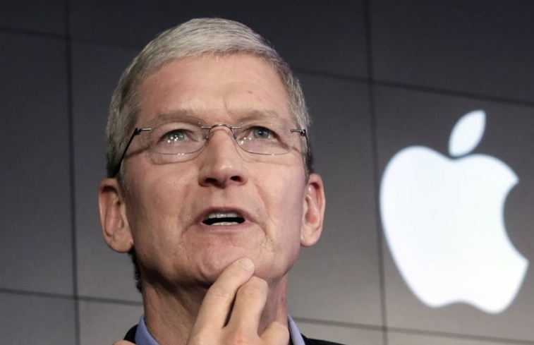 الرئيس التنفيذي لشركة أبل تيم كوك