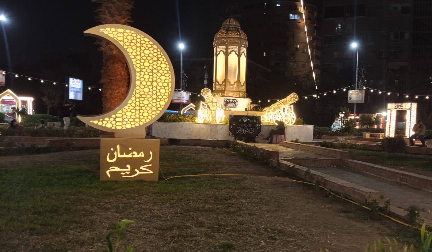 زينة رمضانية بأحد ميادين القاهرة  - (النهار)