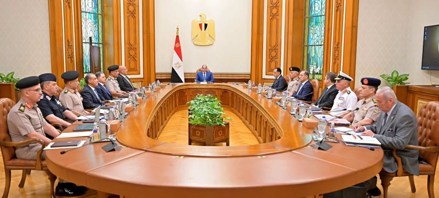 السيسي يترأس اجتماع مجلس الدفاع الوطني بقصر الاتحادية في القاهرة. (رئاسة الجمهورية المصرية)