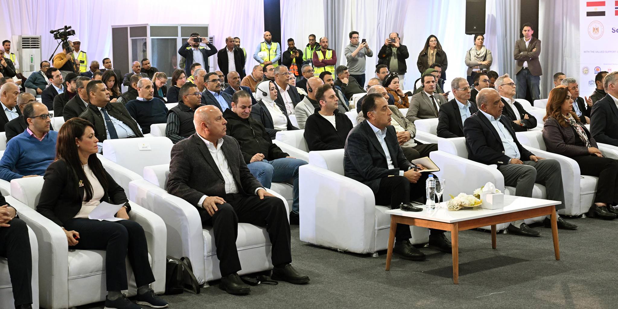 الدكتور مصطفى مدبولي خلال افتتاح أحد المشروعات أمس الاثنين. (رئاسة مجلس الوزراء المصري)