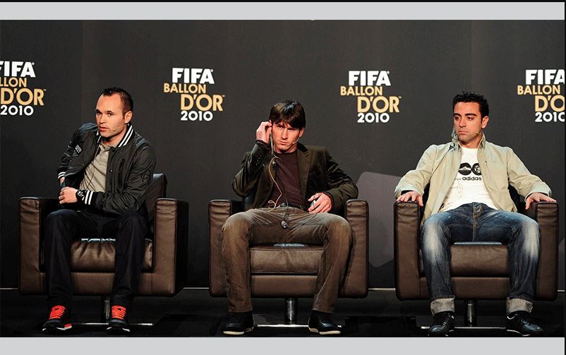 تشافي هيرنانديز وليونيل ميسي وآندريس انيستا (اكس)