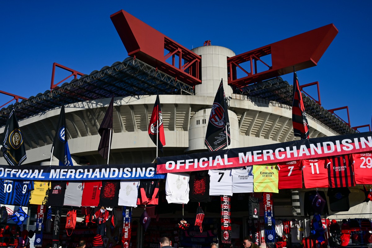 ملعب سان سيرو (أ ف ب)